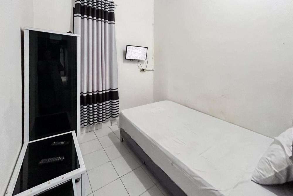 Готель Kostel 99 Pangkal Pinang Redpartner Екстер'єр фото